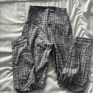 P'tula Black and Gray Patterned Leggings